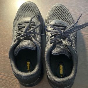 Black Tredsafe Women’s Non-Slip Shoes, Size 8